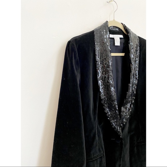 M Vintage Velvet Tuxedo Blazer with 80s Shoulder Pads and Sequined Lapels - Picture 6 of 10